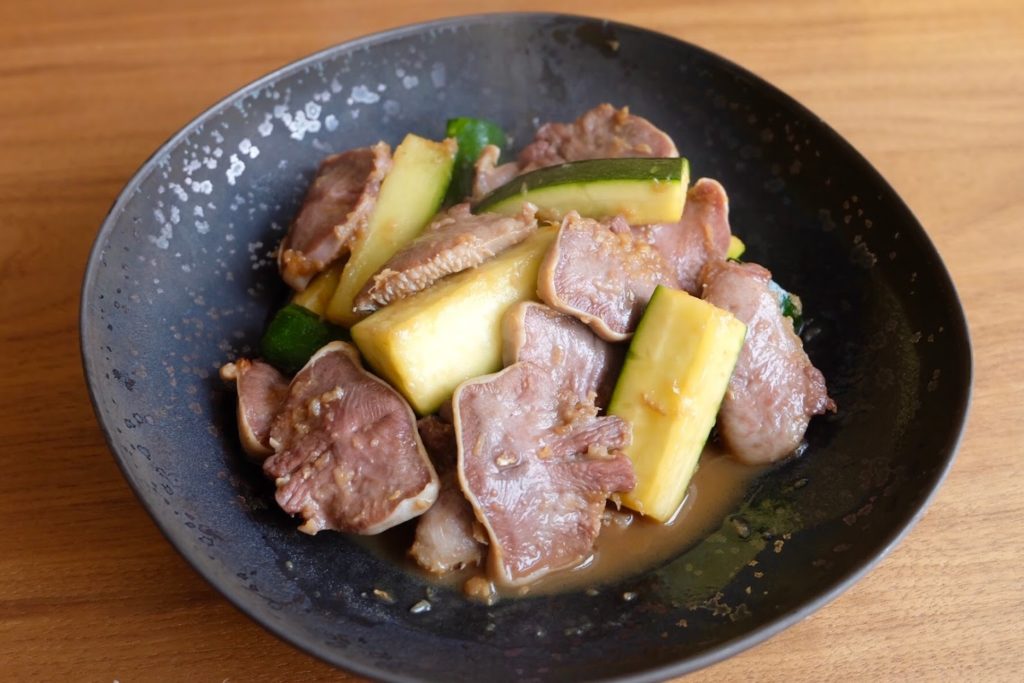 さっぱり♪豚肉とズッキーニの香味だれ【平日の時短ごはんレシピ】