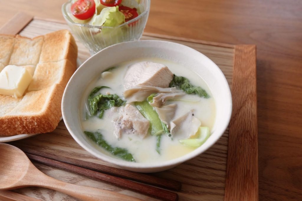 簡単♪鶏肉と野菜のミルクスープ【平日の時短ごはんレシピ】
