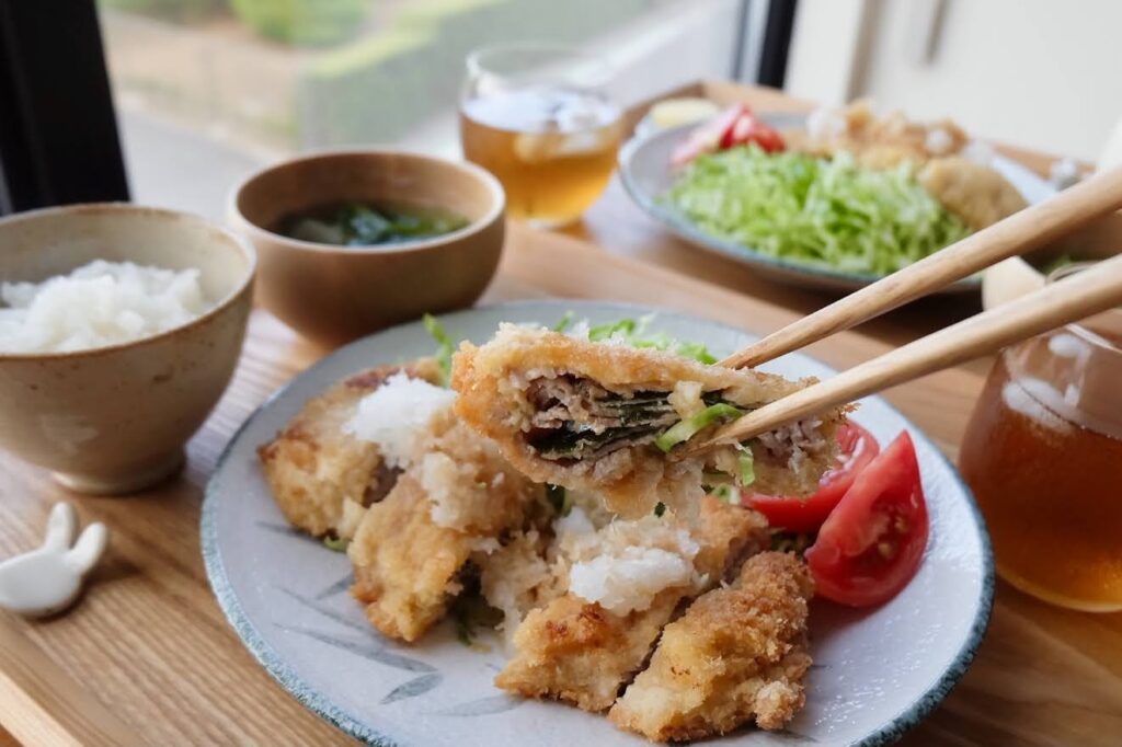 梅大葉入り♪おろしミルフィーユ豚カツ【平日の時短ごはん】