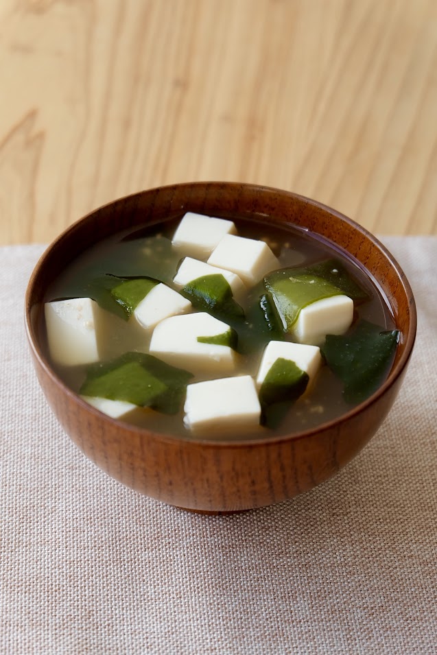 豆腐とわかめの味噌汁【平日の時短ごはんレシピ】
