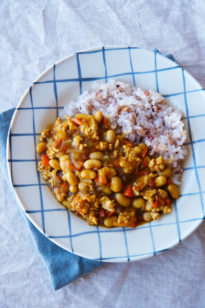 ふっくらお豆のだしカレー【平日の時短ごはんレシピ】