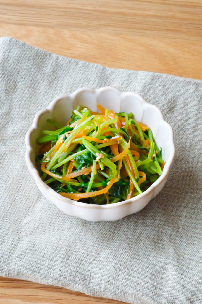 豆苗とにんじんのナムル【平日の時短ごはんレシピ】