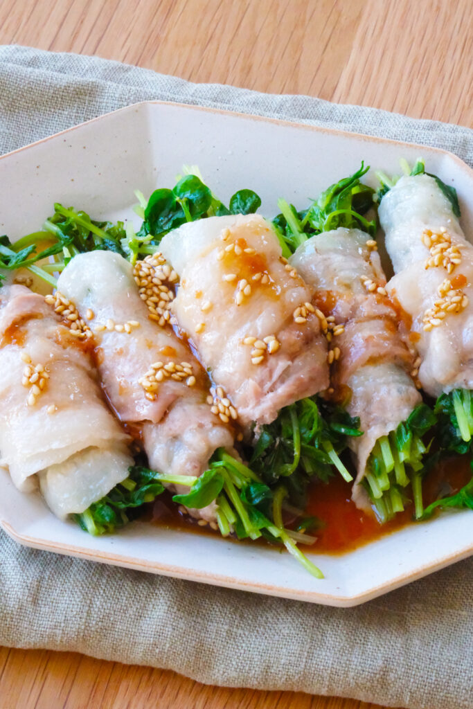 簡単♪豆苗の肉巻きレンジ蒸し～梅ポン酢だれ～