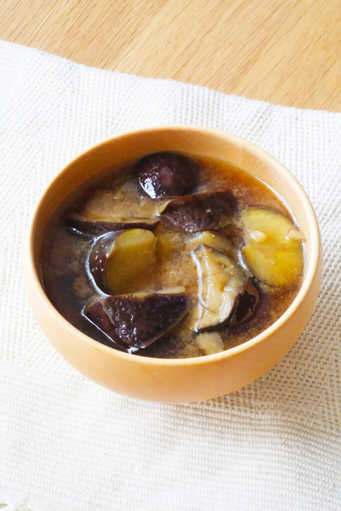 パックだしで簡単♪なすたっぷり味噌汁【平日の時短ごはんレシピ】